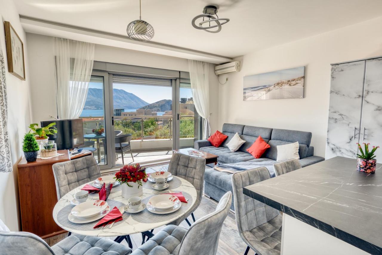 Apartment With A View Budva Bagian luar foto