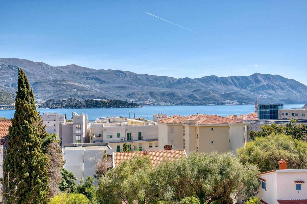 Apartment With A View Budva Bagian luar foto